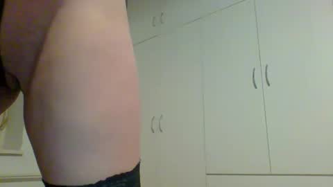 sexyfootlady online show from December 9, 4:37 pm