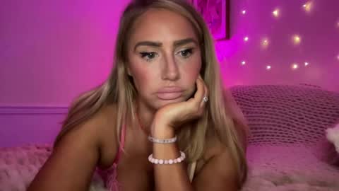 Snapshot of sexygoodvibebabe69 chatting on November 24, 8:58 am Ashley Love online show from November 24, 8:58 am