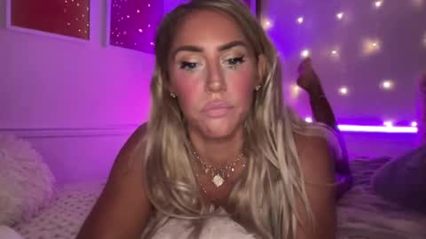 Ashley Love online show from August 9, 8:30 am