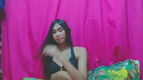 sexyhornyts4u online show from April 8, 11:32 am