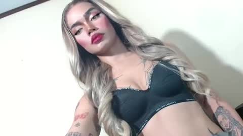 sexyhotbabe18 online show from April 12, 7:30 pm