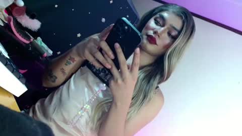 Snapshot of sexyhotbabe18 chatting on June 20, 6:22 pm sexyhotbabe18 online show from June 20, 6:22 pm