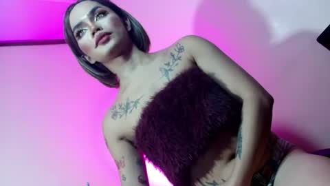 Snapshot of sexyhotbabe18 chatting on June 30, 9:27 pm sexyhotbabe18 online show from June 30, 9:27 pm
