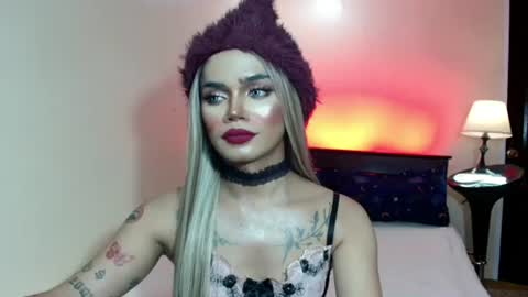 Snapshot of sexyhotbabe18 chatting on July 23, 3:43 pm sexyhotbabe18 online show from July 23, 3:43 pm