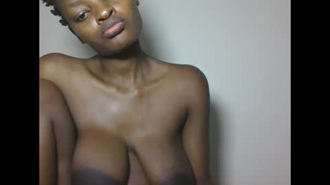 Snapshot of sexyhotgal23 chatting on December 17, 9:32 pm REBECCAH online show from December 17, 9:32 pm