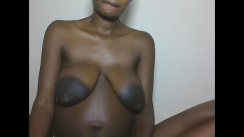 Snapshot of sexyhotgal23 chatting on January 7, 8:33 pm REBECCAH online show from January 7, 8:33 pm