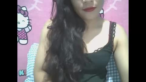 Snapshot of sexyhotmom_25 chatting on January 18, 1:04 pm rose online show from January 18, 1:04 pm