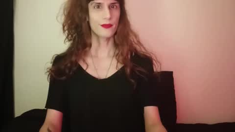 Snapshot of sexyirishcat chatting on October 12, 12:20 am elsathedarlin online show from October 12, 12:20 am