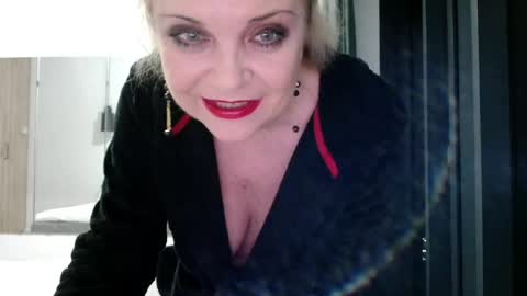 Snapshot of sexyjennyeu chatting on March 26, 8:47 pm Jenny online show from March 26, 8:47 pm