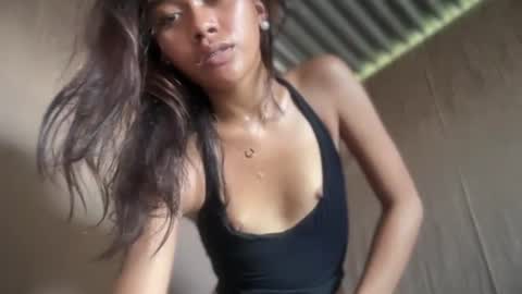 Snapshot of sexykarina_ chatting on June 22, 3:25 am Karina3 online show from June 22, 3:25 am