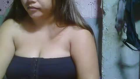 Snapshot of sexykittymom chatting on January 13, 7:19 pm sexykittymom online show from January 13, 7:19 pm