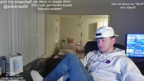 Snapshot of sexylax69 chatting on November 16, 1:22 am sexylax69 online show from November 16, 1:22 am