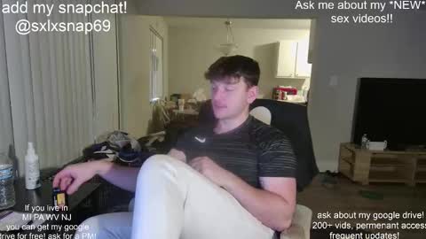 Snapshot of sexylax69 chatting on November 25, 1:49 am sexylax69 online show from November 25, 1:49 am