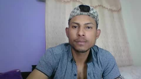 Snapshot of sexyleon69 chatting on September 15, 7:03 pm Sexy leon online show from September 15, 7:03 pm