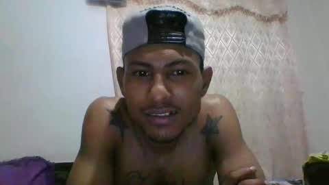 Snapshot of sexyleon69 chatting on December 18, 9:26 am Sexy leon online show from December 18, 9:26 am