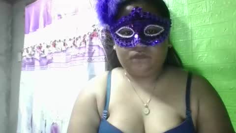 Snapshot of sexyloves143 chatting on October 6, 1:58 am sexyloves143 online show from October 6, 1:58 am