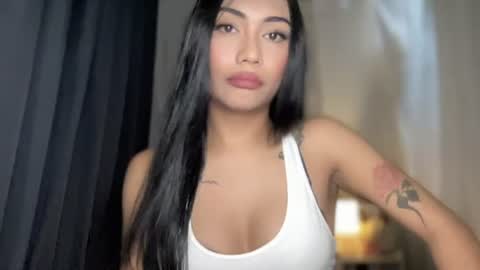 Snapshot of sexylovesappira chatting on June 8, 4:51 pm maxine online show from June 8, 4:51 pm