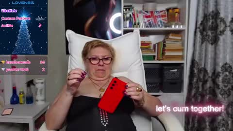 Snapshot of sexylynette4u chatting on December 12, 2:00 pm sexylynette4u online show from December 12, 2:00 pm