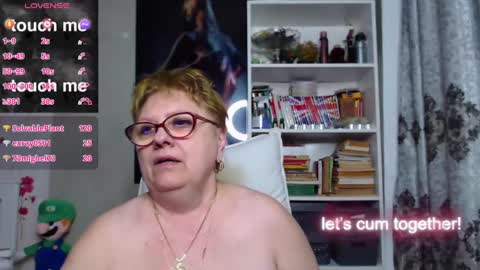 Snapshot of sexylynette4u chatting on January 5, 2:08 pm sexylynette4u online show from January 5, 2:08 pm