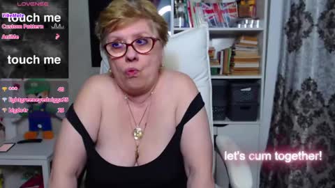 Snapshot of sexylynette4u chatting on February 20, 4:57 pm sexylynette4u online show from February 20, 4:57 pm