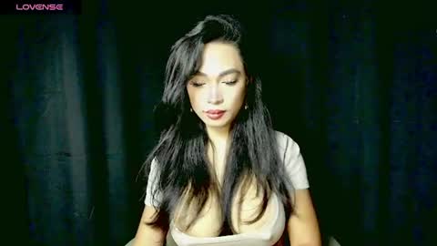 Snapshot of sexymariafoxx chatting on June 11, 12:32 am MariaFoxx online show from June 11, 12:32 am