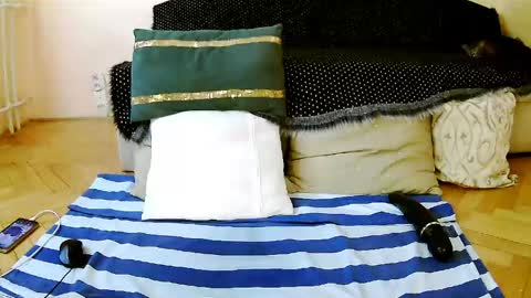 Snapshot of sexymayagold chatting on June 1, 9:44 am Squirty Maya Gold online show from June 1, 9:44 am
