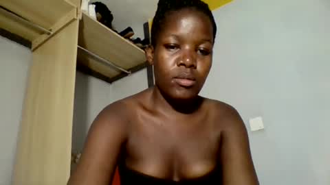 sexymelanin001 online show from October 18, 7:25 pm