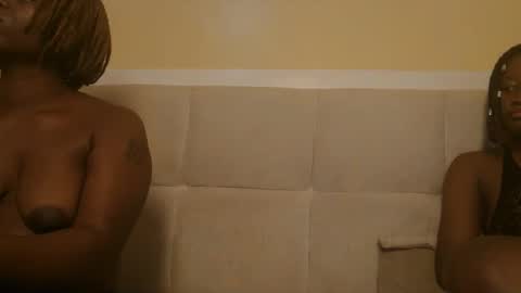 Snapshot of sexymia56 chatting on September 18, 6:59 am Miss mia online show from September 18, 6:59 am