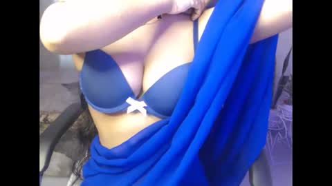 Snapshot of sexymihika chatting on March 6, 4:53 am sexymihika online show from March 6, 4:53 am