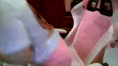 Snapshot of sexymisss24 chatting on June 4, 9:37 am sexymisss24 online show from June 4, 9:37 am