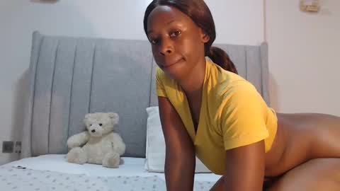 sexymonalisa1 online show from April 25, 6:27 am