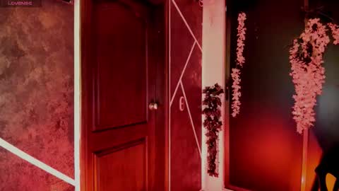 N A F online show from November 6, 8:32 pm