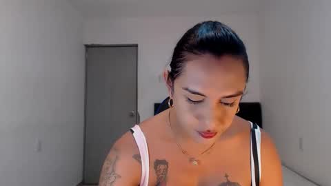 Snapshot of sexynatalia25 chatting on June 10, 8:19 pm Natalia Duran online show from June 10, 8:19 pm