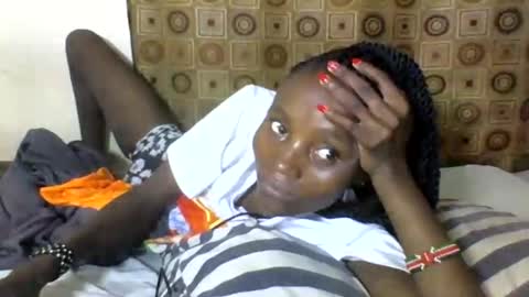 Snapshot of sexyneedle22 chatting on February 9, 8:13 pm VIVIAN online show from February 9, 8:13 pm