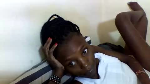 Snapshot of sexyneedle22 chatting on February 11, 12:48 pm VIVIAN online show from February 11, 12:48 pm