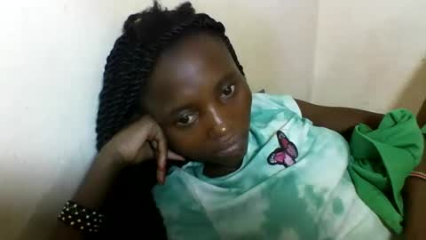 Snapshot of sexyneedle22 chatting on February 19, 12:11 pm VIVIAN online show from February 19, 12:11 pm