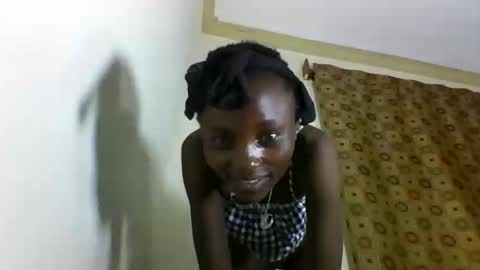 Snapshot of sexyneedle22 chatting on February 21, 7:43 pm VIVIAN online show from February 21, 7:43 pm