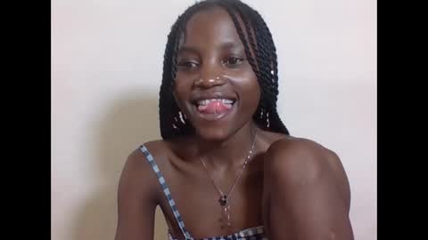 Snapshot of sexyneedle22 chatting on November 3, 8:15 am VIVIAN online show from November 3, 8:15 am