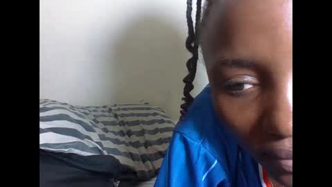 Snapshot of sexyneedle22 chatting on December 2, 6:58 pm VIVIAN online show from December 2, 6:58 pm