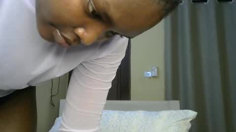 Lee online show from December 18, 6:14 pm