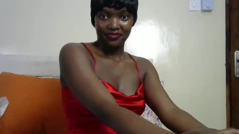 Snapshot of sexypetite_lee chatting on January 6, 12:47 am Lee online show from January 6, 12:47 am