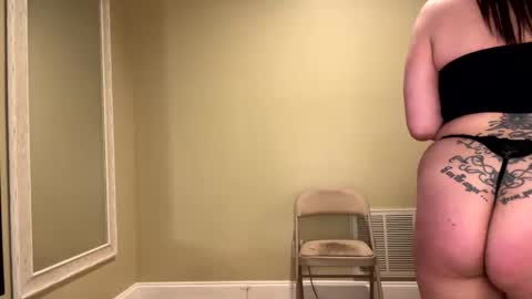 Sexypiglet2728 online show from May 28, 2:53 am