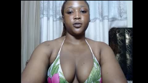 Snapshot of sexyprimxx chatting on April 19, 7:27 pm sexyprimxx online show from April 19, 7:27 pm