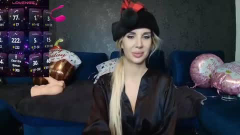SexyQueenNina online show from December 25, 11:42 pm