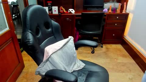 R A C H E L online show from November 1, 12:07 pm