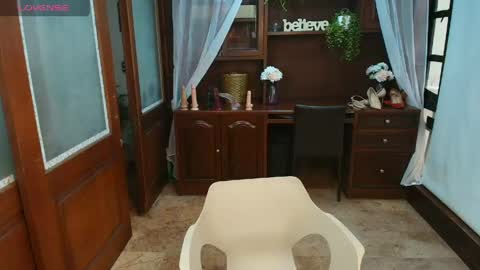 Snapshot of sexyrachel_ chatting on May 22, 11:49 am R A C H E L online show from May 22, 11:49 am