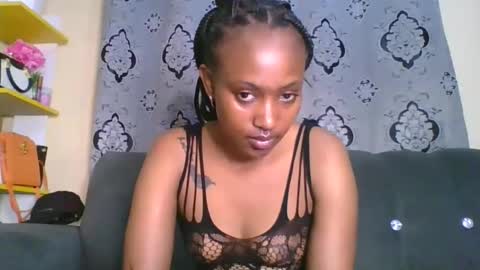 Snapshot of sexyriri22 chatting on December 14, 11:48 am sexyriri22 online show from December 14, 11:48 am