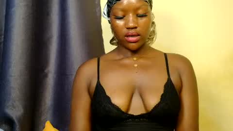 Snapshot of sexyroznnah chatting on June 14, 12:07 pm sexyroznnah online show from June 14, 12:07 pm