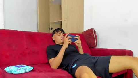 Snapshot of sexys_boys18 chatting on May 26, 7:21 pm MATIAS-18 THIAHO -18 MAX-19 NICOKALY-19 CAIN-19 MOD ESTEBAN online show from May 26, 7:21 pm