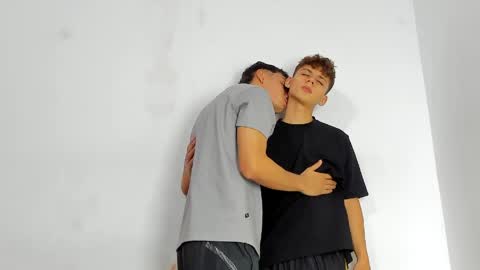 Snapshot of sexys_boys18 chatting on June 1, 8:32 pm MATIAS-18 THIAHO -18 MAX-19 NICOKALY-19 CAIN-19 MOD ESTEBAN online show from June 1, 8:32 pm